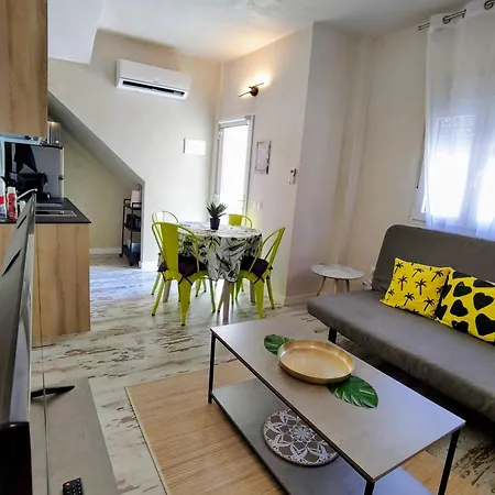 Casita Naif En A 30 Metros De La Playa Torre Del Mar