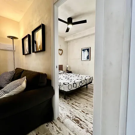 Homestay Casita Naif En A 30 Metros De La Playa Torre Del Mar