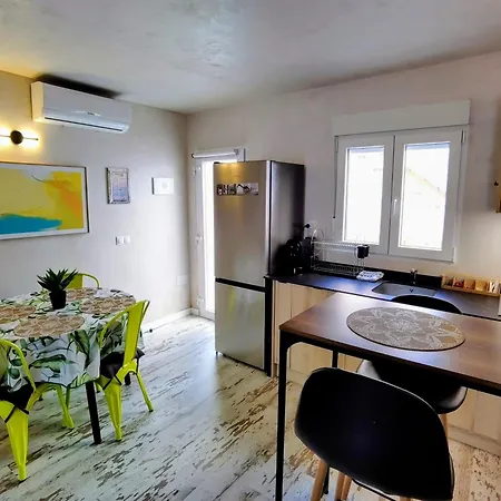 Casita Naif En A 30 Metros De La Playa Torre Del Mar